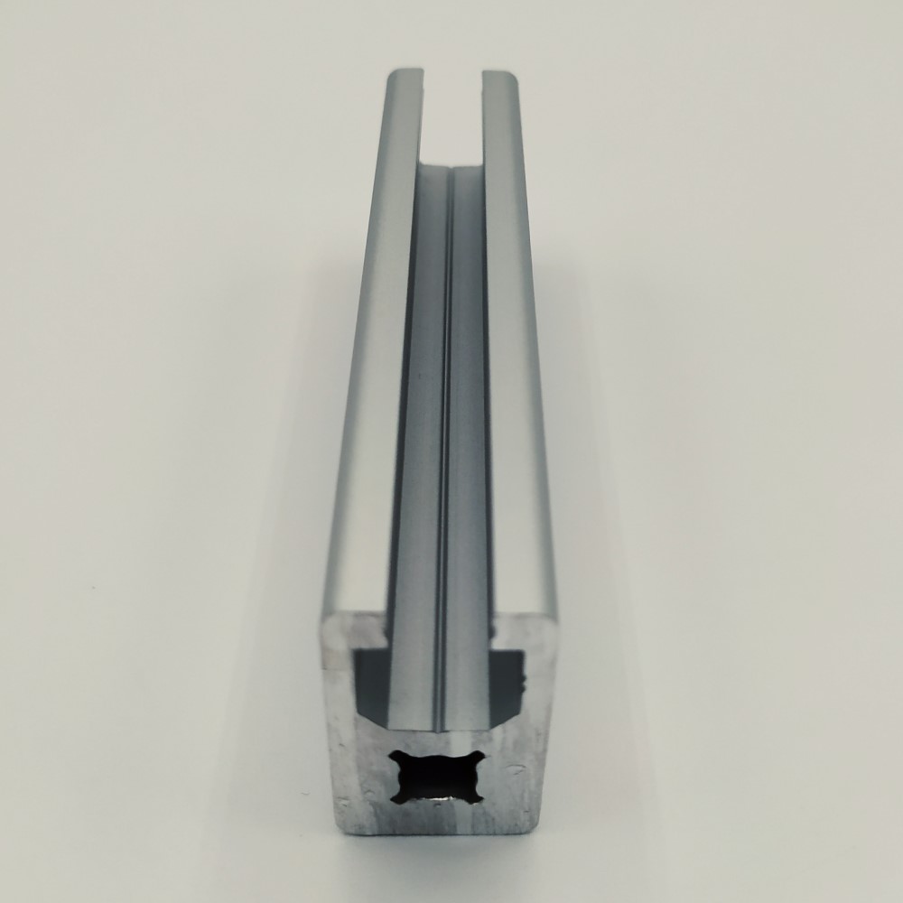 Perfil Aluminio Estructural 19x32mm 3 Caras Lisas 1 Ranuras 8mm